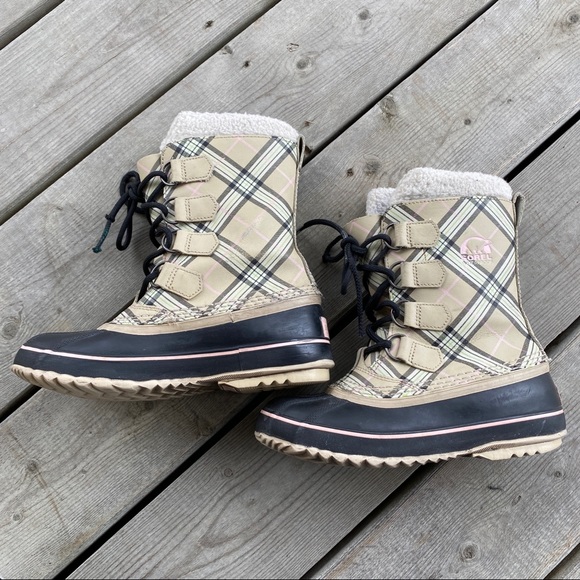 Sorel Winter Carnival Plaid Winter Boots - Picture 2 of 12